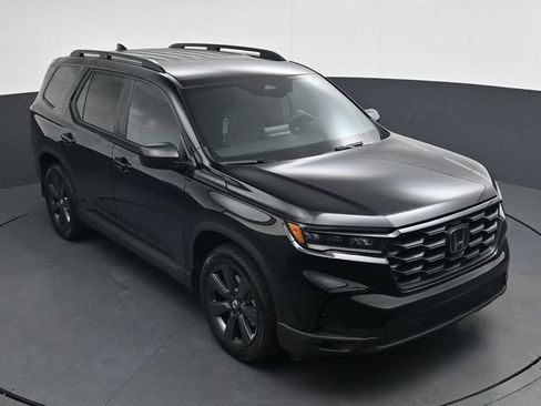 Used 2025 Honda Pilot Sport image 21