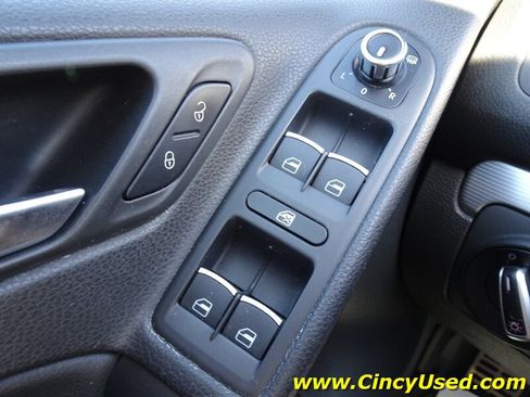 Used 2013 Volkswagen Golf 4-Door AWD/4WD image 24