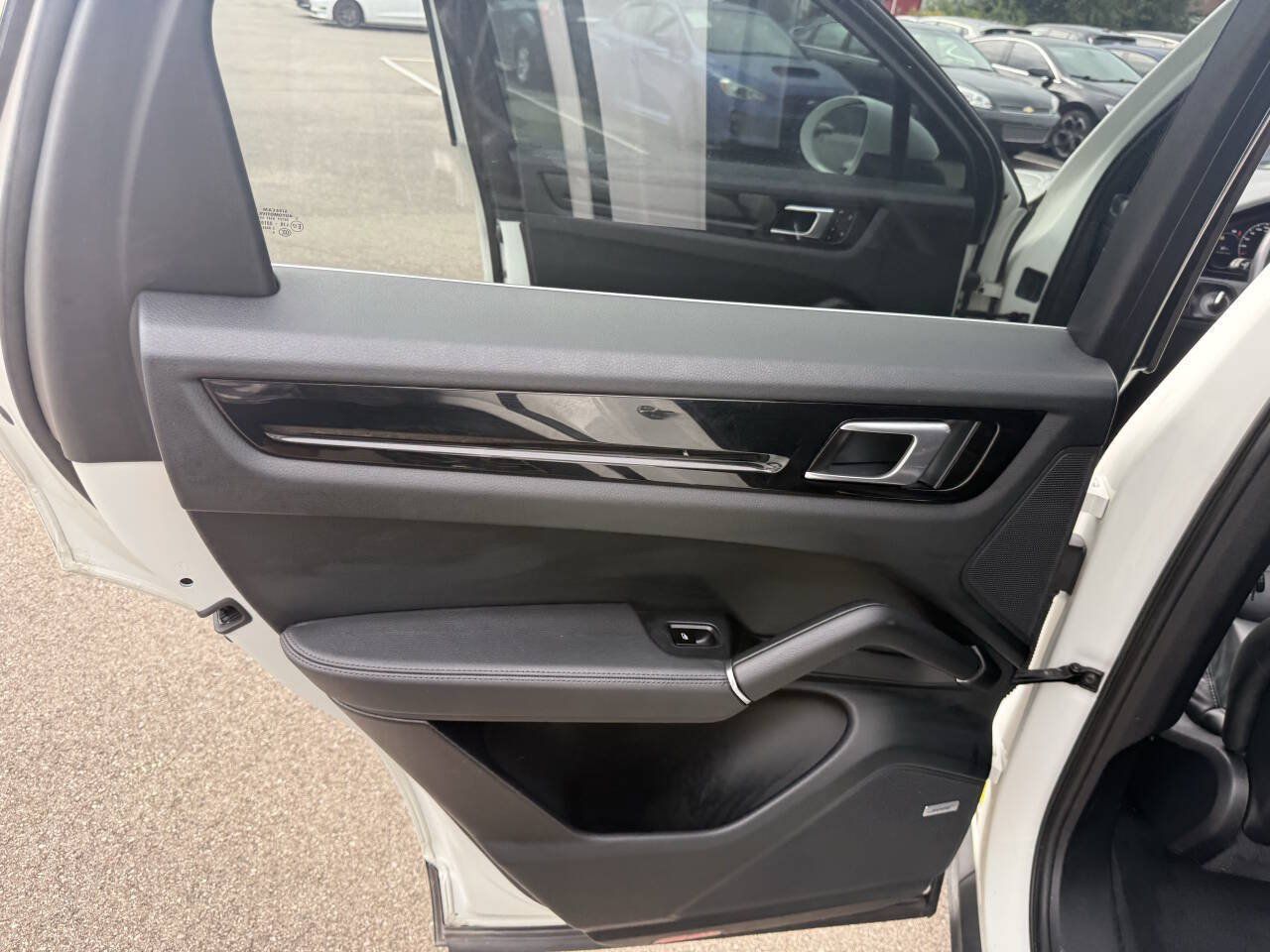 Used 2019 Porsche Cayenne AWD/4WD image 20