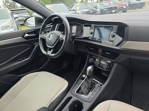 Used 2021 Volkswagen Jetta R-Line FWD image 10