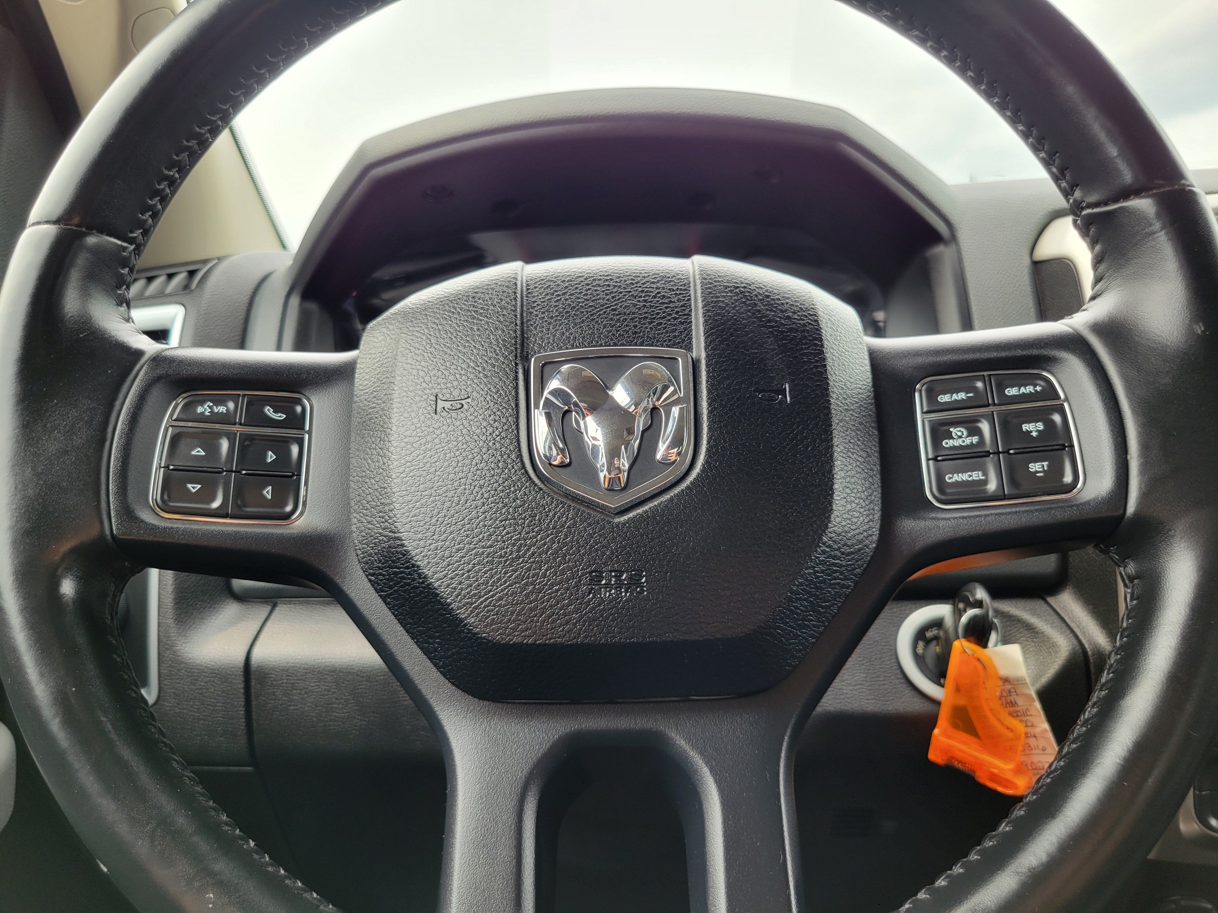 Used 2019 RAM 1500 Classic SLT w/ Luxury Group AWD/4WD image 10