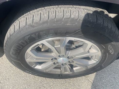 Used 2015 GMC Acadia SLT AWD/4WD image 46