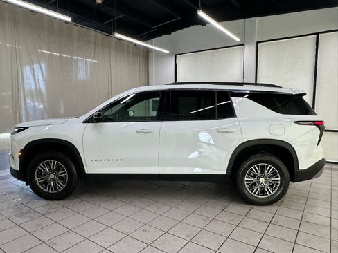 Certified 2024 Chevrolet Traverse LT w/ LPO, Floor Liner Package FWD image 11