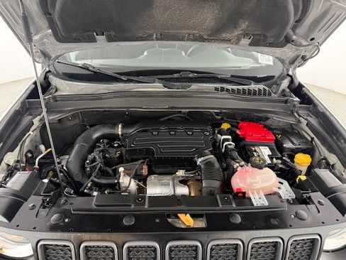 Used 2022 Jeep Renegade Trailhawk image 6