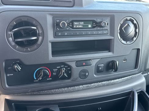 Used 2023 Ford E-450 and Econoline 450 Super Duty w/ Power Windows & Locks Group image 26