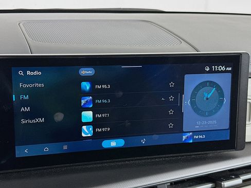 Used 2025 Hyundai Santa Fe SEL image 19