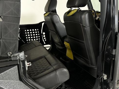 Used 2012 Jeep Wrangler Unlimited Sahara w/ Connectivity Group image 35