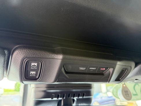 Used 2024 Jeep Wrangler Unlimited Rubicon AWD/4WD image 28