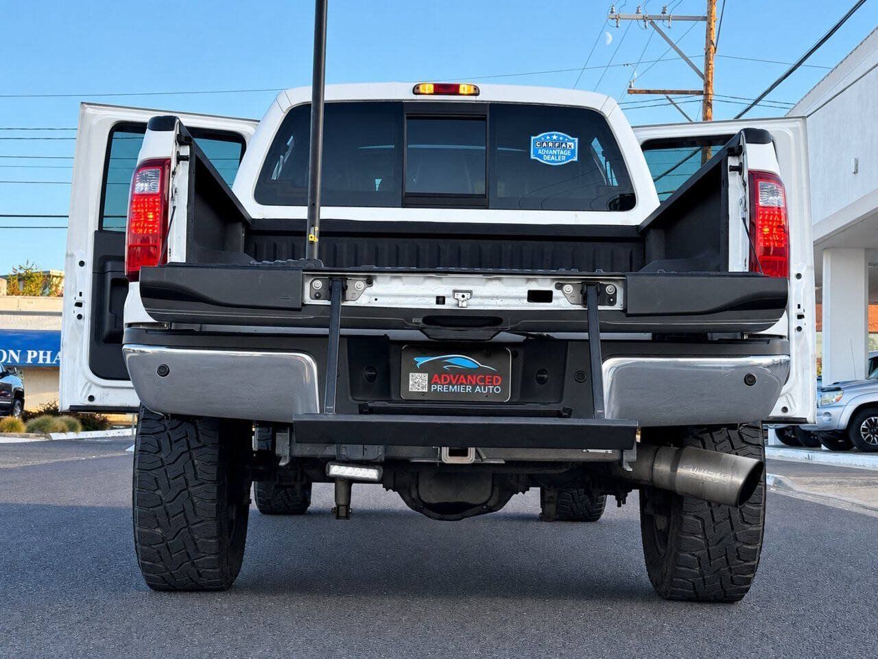 Used 2014 Ford F350 Lariat w/ Lariat Ultimate Package AWD/4WD image 14