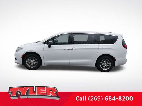 New 2026 Chrysler Voyager LX FWD image 4
