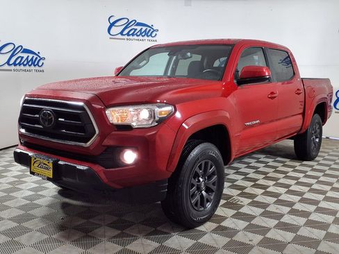 Used 2022 Toyota Tacoma SR5 AWD/4WD image 3
