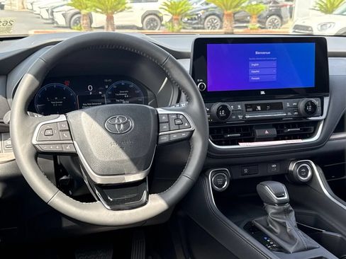 New 2026 Toyota Grand Highlander FWD image 28