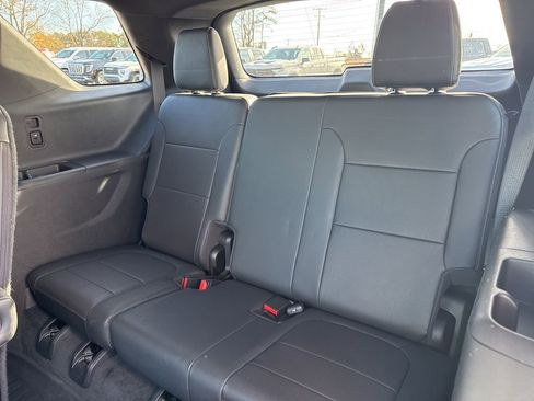 Used 2022 Chevrolet Traverse Premier w/ Redline Edition image 14
