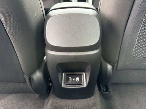 Used 2025 Hyundai Elantra SEL image 25