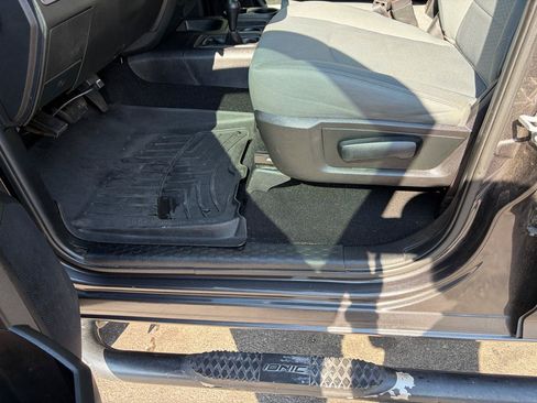 Used 2018 RAM 2500 Tradesman w/ Chrome Appearance Group AWD/4WD image 20