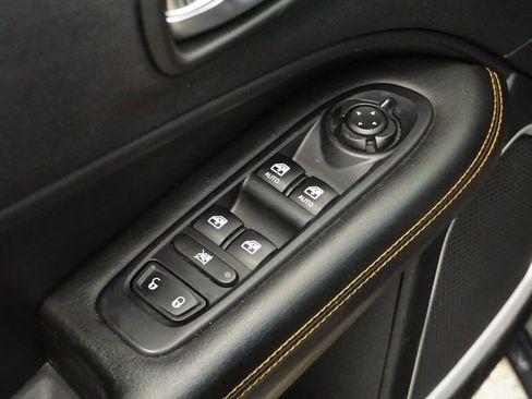 Used 2019 Jeep Compass Limited image 28