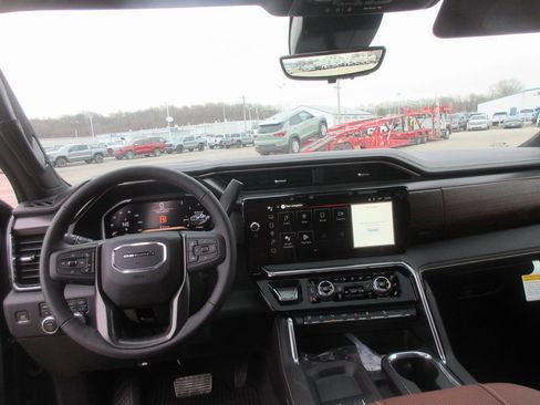 New 2026 GMC Sierra 2500 Denali Ultimate AWD/4WD image 16