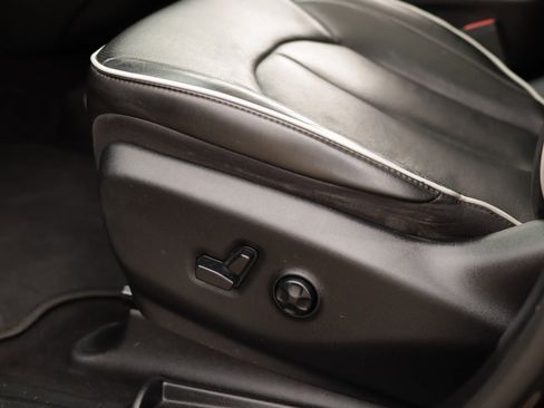 Used 2020 Chrysler Pacifica Limited w/ Advanced Safetytec Group image 22