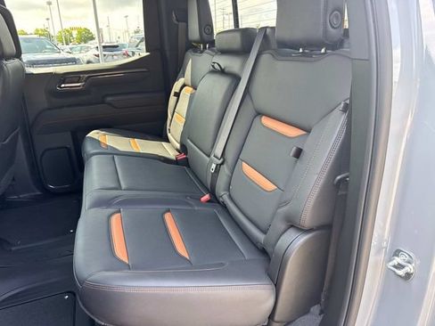 Used 2025 GMC Sierra 1500 AT4 w/ Technology Package AWD/4WD image 14