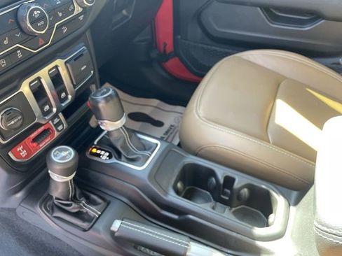 Used 2021 Jeep Wrangler Rubicon AWD/4WD image 15