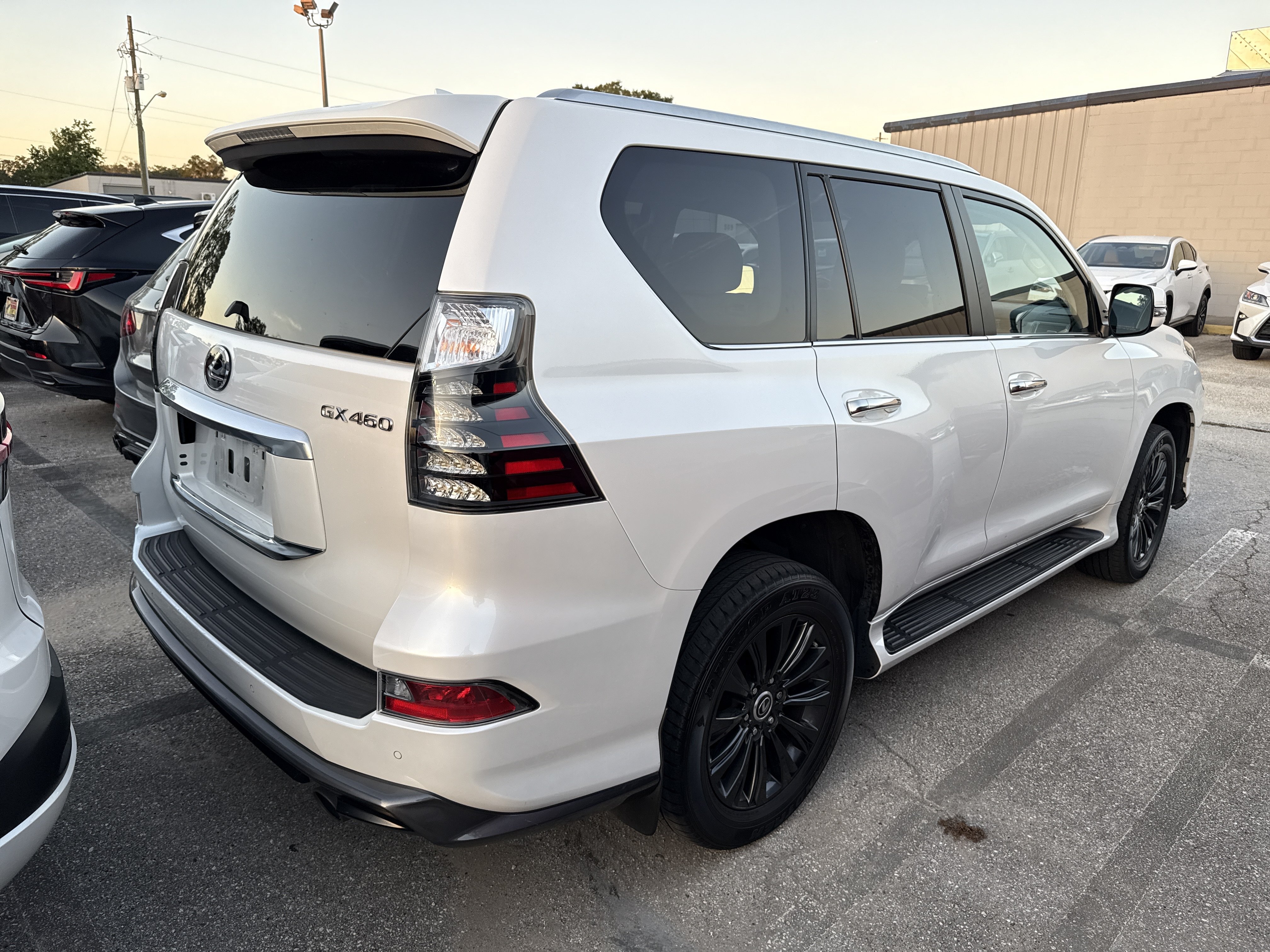 Used 2023 Lexus GX 460 Premium w/ Accessory Package AWD/4WD image 2