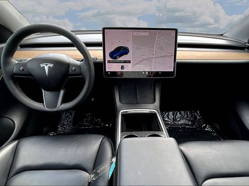 Used 2021 Tesla Model Y Long Range AWD/4WD image 7