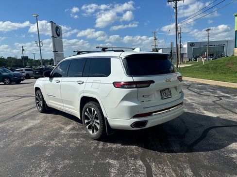 Used 2022 Jeep Grand Cherokee L Overland w/ Advanced Protech Group III AWD/4WD image 5