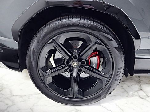 Used 2020 Lamborghini Urus image 51