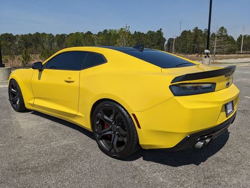 Used 2018 Chevrolet Camaro SS image 15