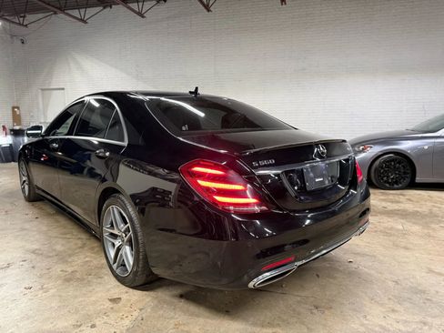Used 2018 Mercedes-Benz S 560 4MATIC Sedan w/ AMG Line Exterior image 4