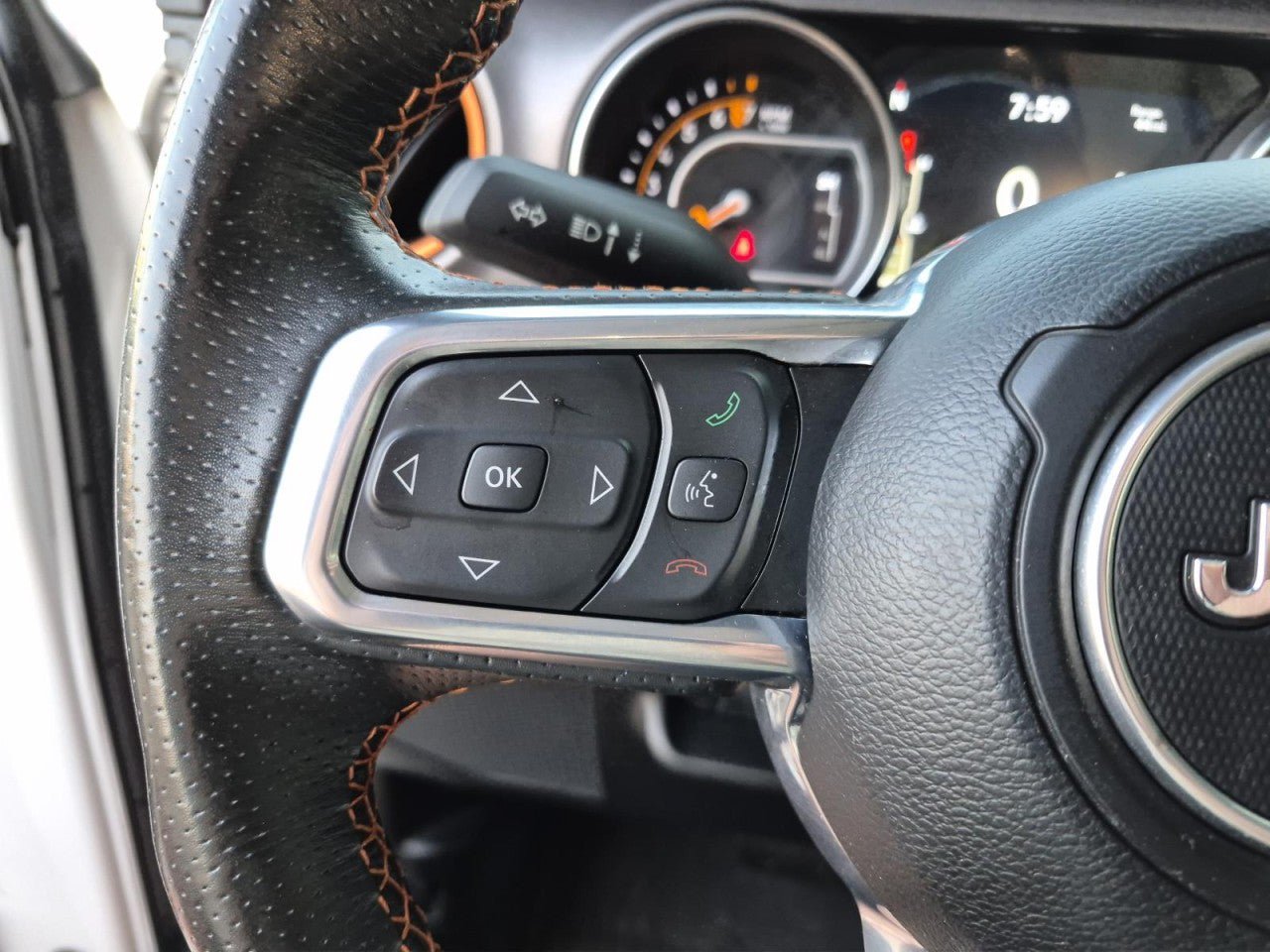 Used 2023 Jeep Gladiator Mojave AWD/4WD image 20