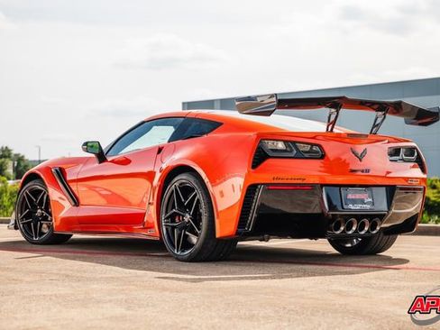 Used 2019 Chevrolet Corvette ZR1 RWD image 65