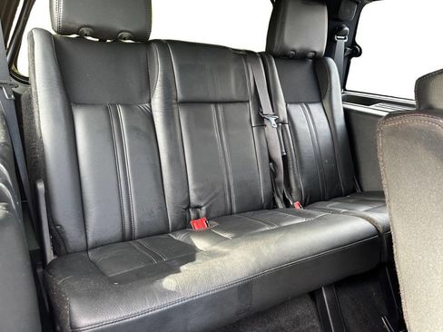 Used 2016 Lincoln Navigator Reserve image 11