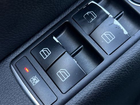 Used 2013 Mercedes-Benz C 250 Sedan image 40