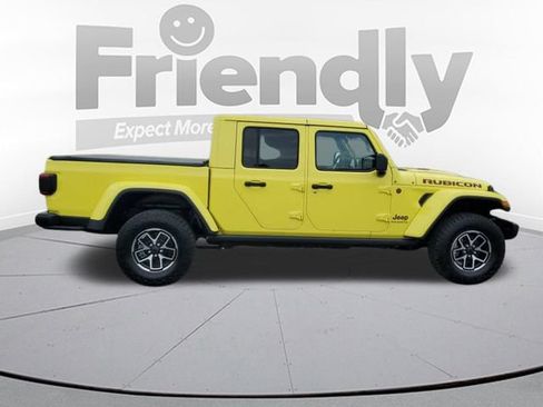 Used 2024 Jeep Gladiator Rubicon AWD/4WD image 4