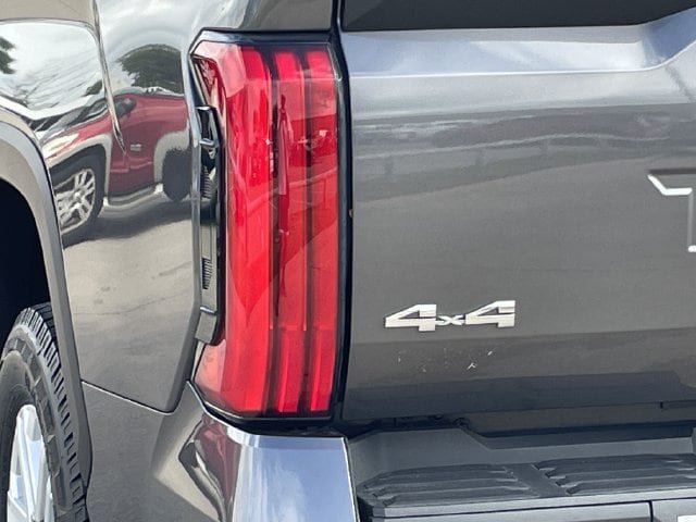 Used 2023 Toyota Tundra SR5 w/ SR5 Convenience Package AWD/4WD image 6