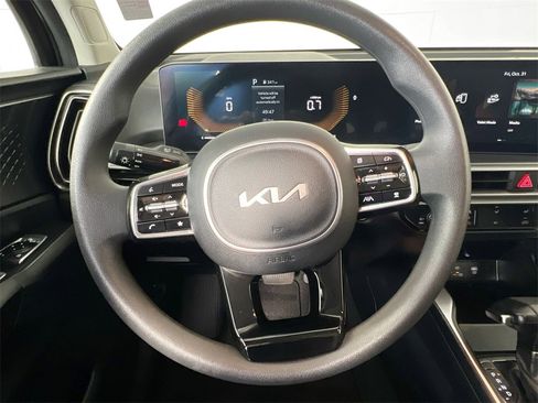 Certified 2024 Kia Sorento LX image 12