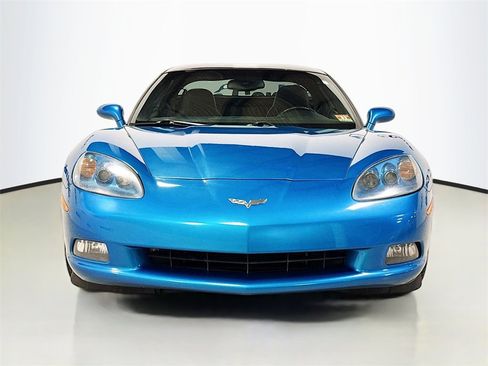 Used 2011 Chevrolet Corvette Coupe w/ 1LT image 2
