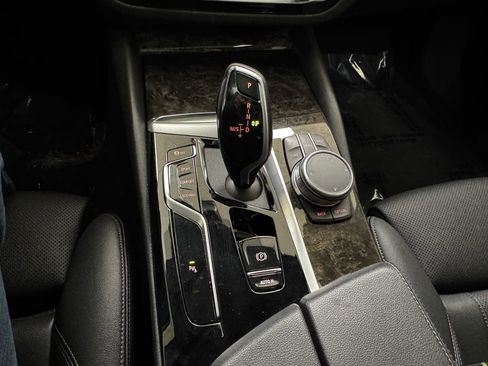 Used 2022 BMW 530i xDrive w/ Convenience Package image 22