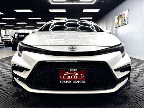 Used 2024 Toyota Corolla SE w/ SE Premium Package FWD image 3