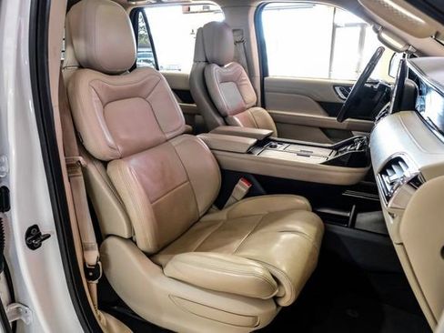 Used 2020 Lincoln Navigator L Reserve w/ Equipment Group 208A Reserve image 31