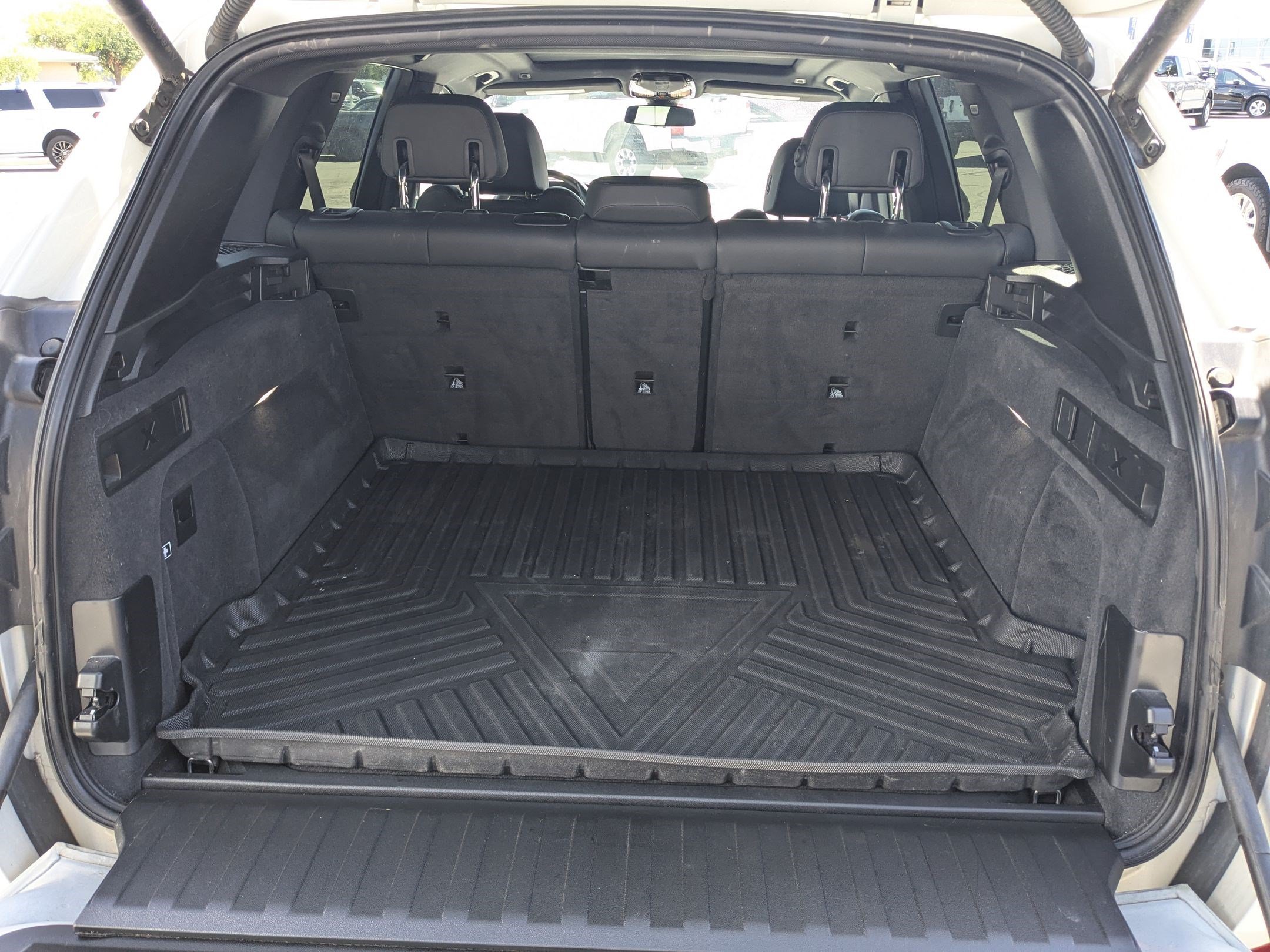 Used 2022 BMW X5 xDrive40i w/ Parking Assistance Package AWD/4WD image 30