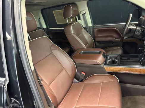 Used 2015 Chevrolet Silverado 1500 High Country w/ High Country Premium Package AWD/4WD image 14
