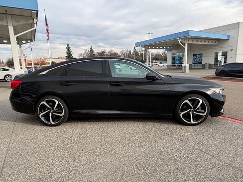 Used 2022 Honda Accord Sport image 4