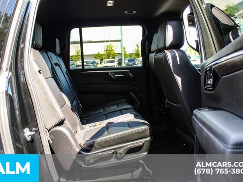 Used 2025 Chevrolet Suburban Z71 AWD/4WD image 21