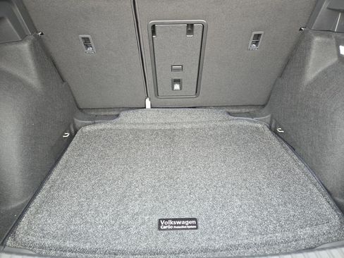 New 2026 Volkswagen Taos SE FWD image 24