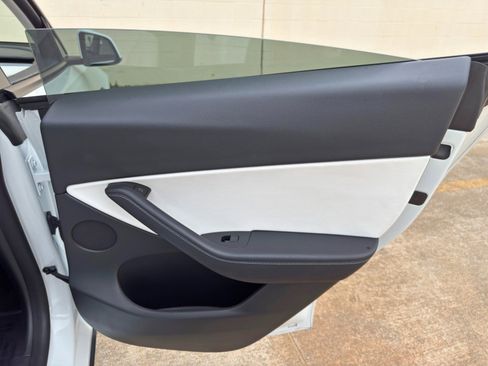Used 2022 Tesla Model Y Performance AWD/4WD image 45