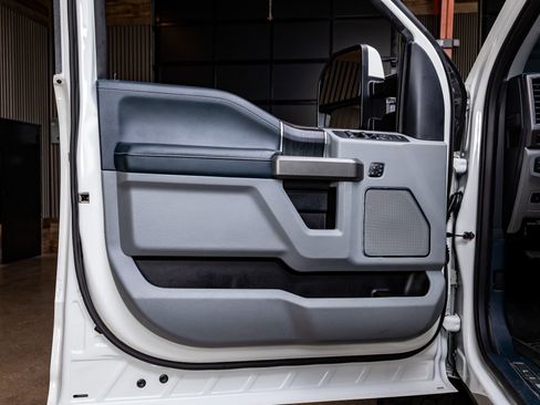 Used 2022 Ford F250 Limited image 35