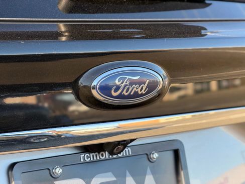 Used 2019 Ford Edge Titanium w/ Equipment Group 301A AWD/4WD image 12