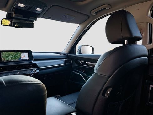 Used 2022 Kia Telluride EX image 23